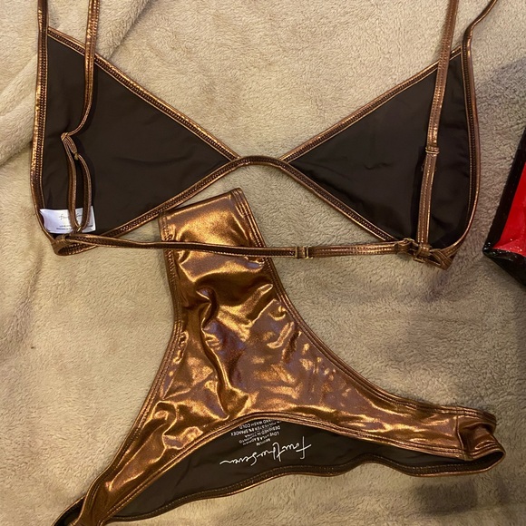 Fourthreeseven 437 new metallic bikini sporty/sexy - Picture 2 of 7